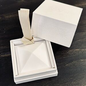 Valentino anatomy of dreams white ceramic stone